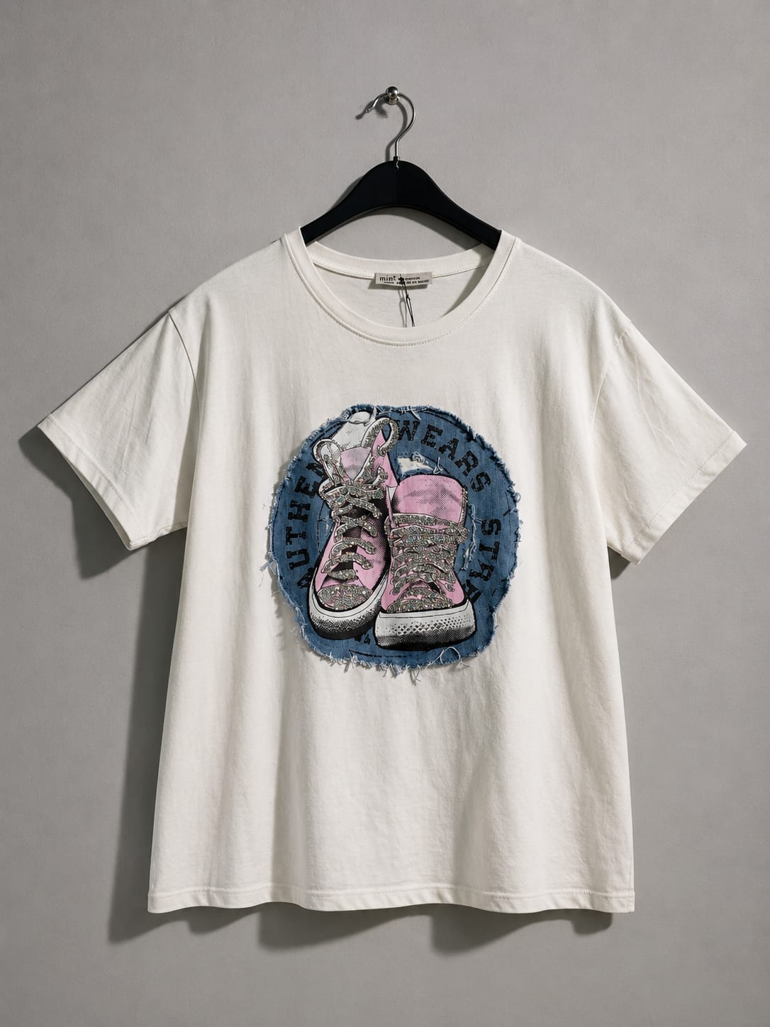 STREET MUSE SNEAKER TEE